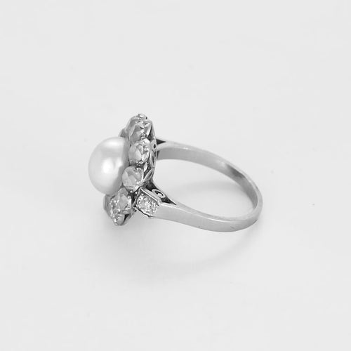 Bague 51 Bague marguerite début XXe en platine, perle fine et diamants 58 Facettes GAP1897X2-1