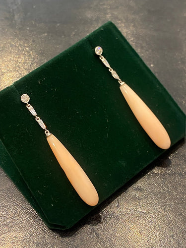 Pendientes de gota en oro blanco de 18K con diamantes y ágata rosa 