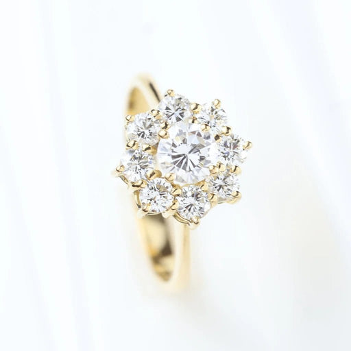 Bague 53 Bague rosette en or jaune 18 carats et diamants taille brillant 58 Facettes