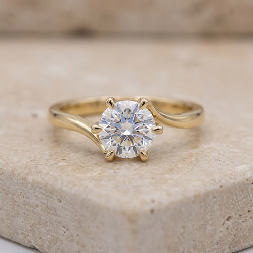 Bague 49 Bague en or jaune 750 avec diamant solitaire 1,014 ct 58 Facettes 1501