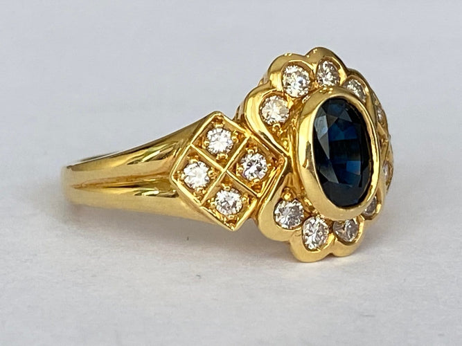 Bague 53 Bague cocktail entourage en or jaune 18 ct avec saphir et diamants 58 Facettes ring