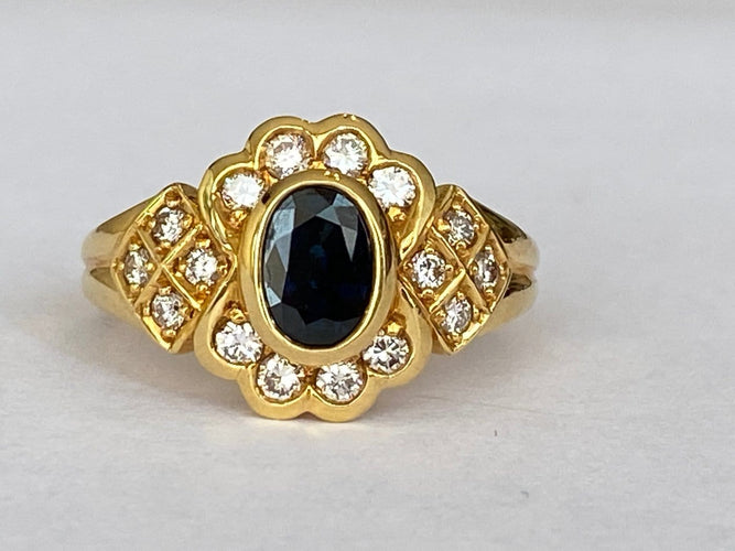 Bague 53 Bague cocktail entourage en or jaune 18 ct avec saphir et diamants 58 Facettes ring