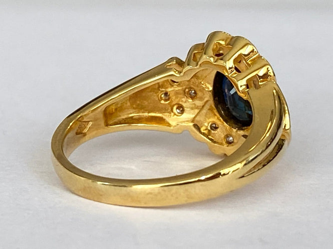 Bague 53 Bague cocktail entourage en or jaune 18 ct avec saphir et diamants 58 Facettes ring