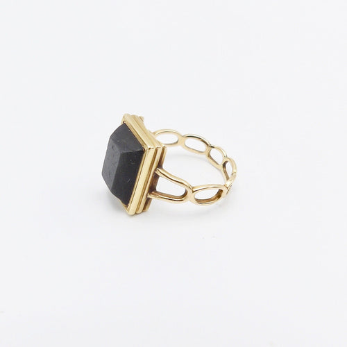 Bague Bague victorienne - Touchstone en or jaune 18 carats et pierre noire 58 Facettes