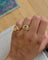 Bague 54 Bague jonc en or jaune, saphir et diamants 58 Facettes