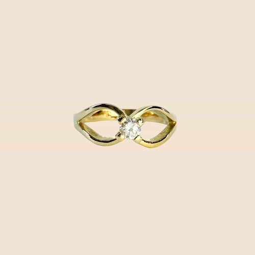 Bague 52 Bague solitaire n° 42 en or jaune 18 carats et diamant 58 Facettes