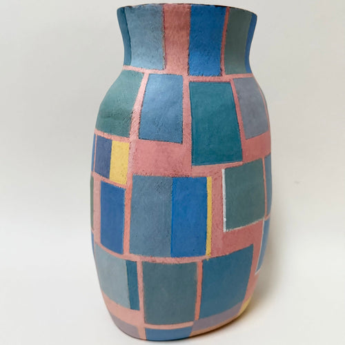 https://cdn.shopify.com/s/files/1/0943/8576/6747/files/vase-design-allemand-1970.jpg?v=1769531535