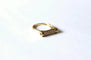 Bague 53 Bague moderniste en or jaune 18k et diamants 58 Facettes