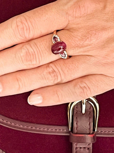 Bague 55 Bague en or rose avec rubis, grenats et diamants 58 Facettes