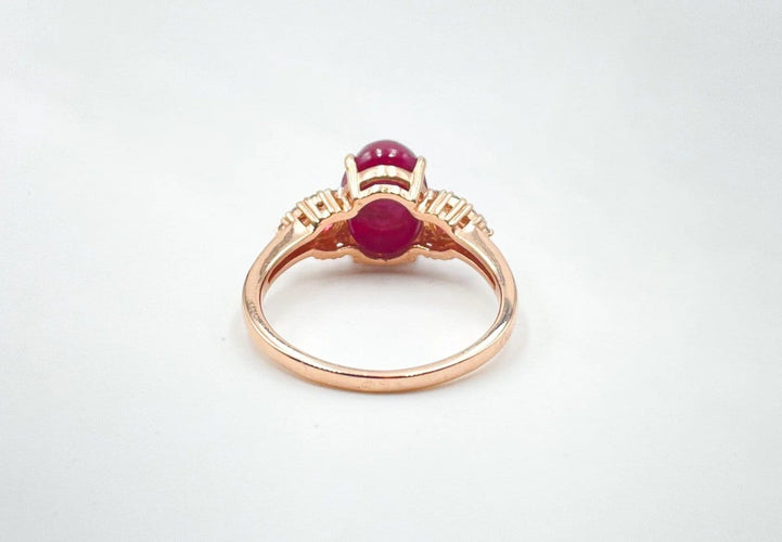 Bague 55 Bague en or rose avec rubis, grenats et diamants 58 Facettes