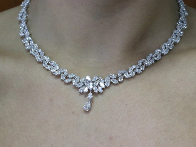 Collier Collier rivière en diamants taille poire 58 Facettes NECK118
