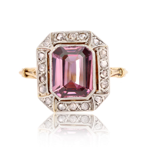https://www.bijouxbaume.com/upload/image/bague-saphir-violet-diamants-art-deco-p-image-180331-grande.jpg