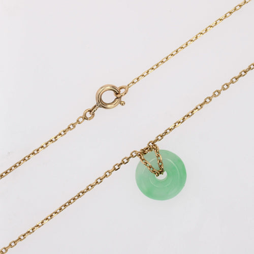 chaine-en-or-et-son-petit-disque-de-jade-p-image-173768-grande.jpg
