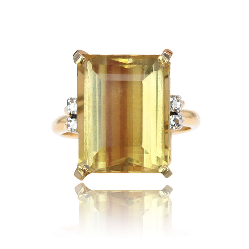 https://www.bijouxbaume.com/upload/image/bague-cocktail-citrine-diamants-h-stern-p-image-172684-grande.jpg
