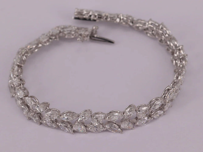 Bracelet Bracelet tennis en or blanc et diamants 58 Facettes 3337
