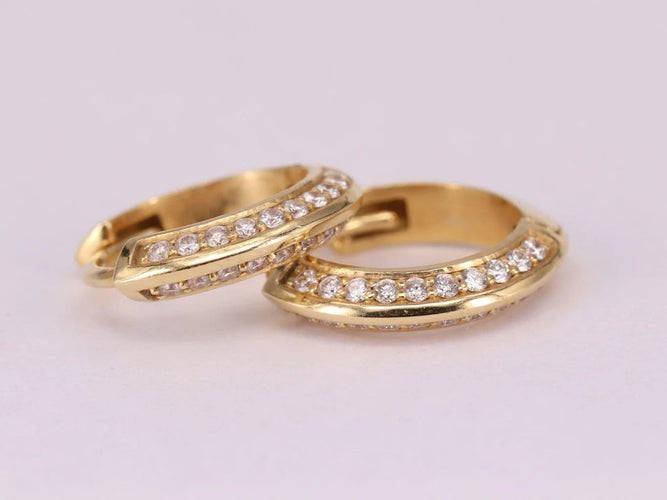 Boucles d'oreilles Boucles d'oreilles rondes en or jaune 18K et diamants 58 Facettes ME117