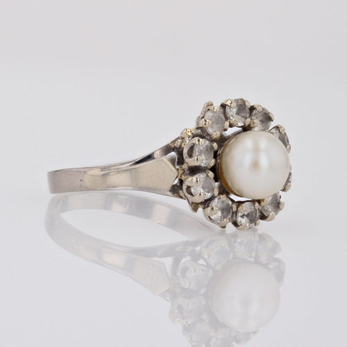 https://www.bijouxbaume.com/upload/image/bague-marguerite-or-blanc-perle-diamants-p-image-146802-grande.jpg