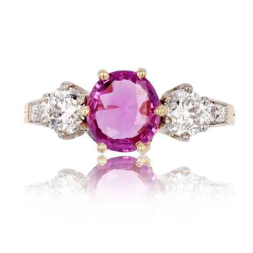 https://www.bijouxbaume.com/upload/image/bague-saphir-rose-et-diamants-or-Platin-p-image-137118-grande.jpg
