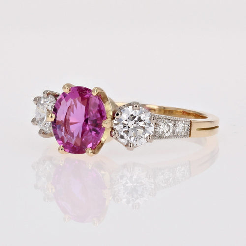 https://www.bijouxbaume.com/upload/image/bague-saphir-rose-et-diamants-or-Platin-p-image-137119-grande.jpg