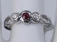 Bague 54.5 Bague 3 pierres en or blanc, rubis et diamants 58 Facettes BA-105