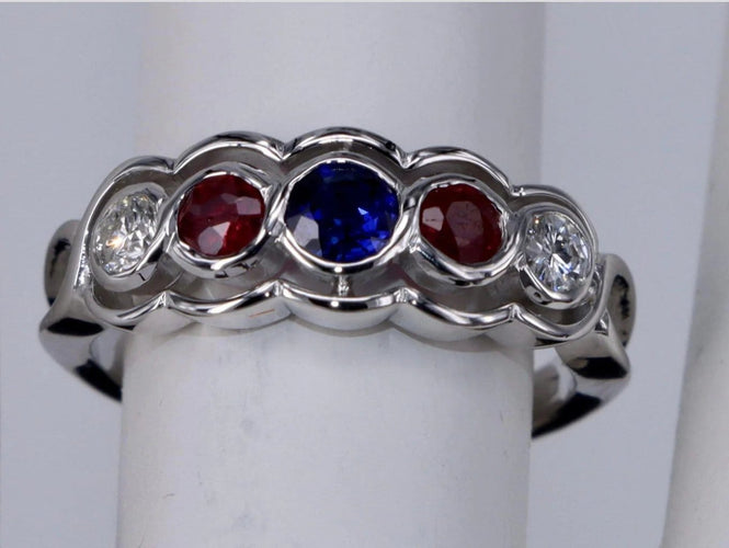 Bague 52 Bague alliance Art déco en or blanc, diamant, saphir et rubis 58 Facettes BA- 94