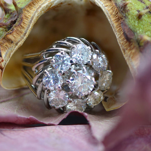 https://www.bijouxbaume.com/upload/image/bague-Margareta-de-diamants-sur-fils-d-or-p-image-128867-grande.jpg