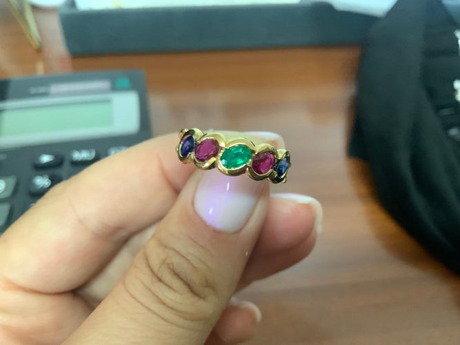 Bague 53 Bague baroque en or jaune mélange émeraude, rubis, saphir 58 Facettes BA-53