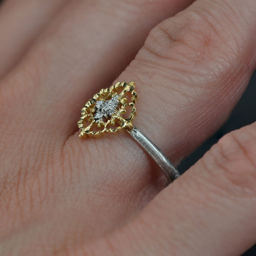 https://www.bijouxbaume.com/upload/image/bague-diamants-ors-jaune-et-blanc-arabesques-petit-modele-p-image-122508-grande.jpg