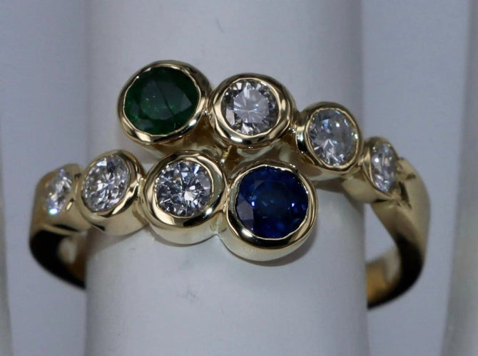 Bague 53.5 Bague serpent en or jaune, saphir, émeraude et diamant 58 Facettes BA-70