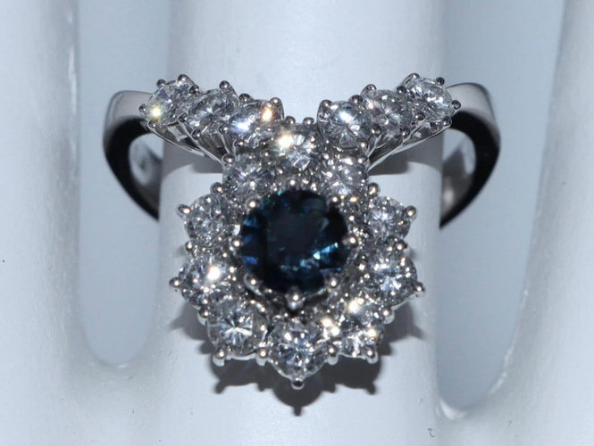 Bague 53.5 Bague en or blanc avec saphirs et diamants 58 Facettes BA-31