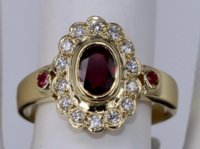Bague 54 Bague vintage en or jaune, rubis et diamants 58 Facettes BA-97
