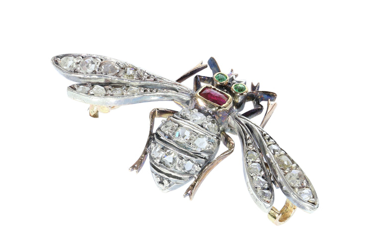 26050-0264.p05_Späte viktorianische Bienenbrosche mit Diamanten, Rubin-Brustkorb und Smaragdaugen-de.jpg