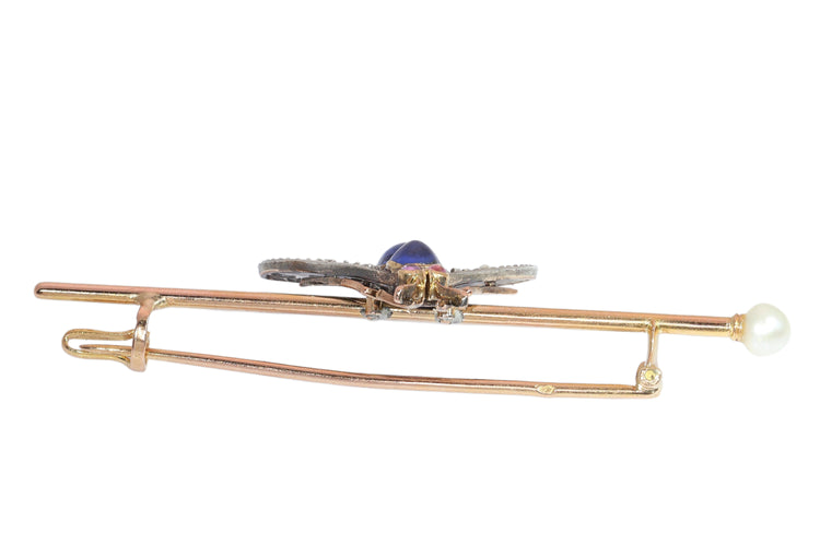 26050-0267.p06_Cirka 1900 Fransk Viktoriansk Flugbrosch med diamanter, safirer, rubiner och pärla-sv.jpg
