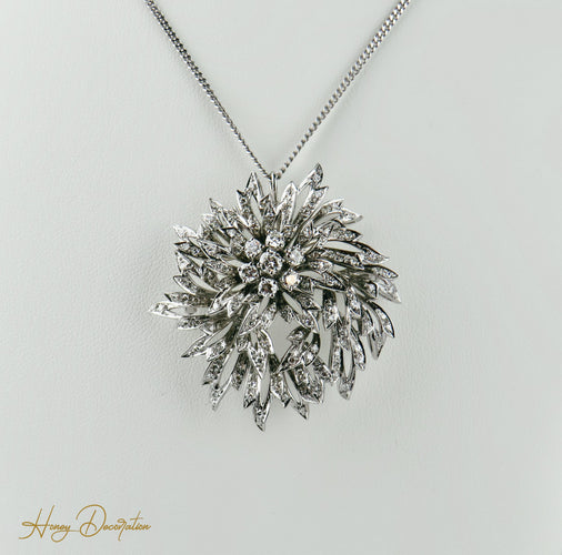 https://cdn.shopify.com/s/files/1/0442/6560/3235/files/luxuriose-broscheanhanger-aus-weissgold-mit-brillanten-honey-decoration-2.jpg?v=1772448011