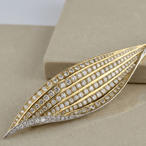 Pendentif Brosche en or jaune avec diamants 58 Facettes 1702