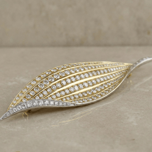 Pendentif Brosche en or jaune avec diamants 58 Facettes 1702