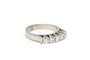 Bague 52 Bague contemporaine en or blanc 14 carats sertie de diamants 58 Facettes 19299