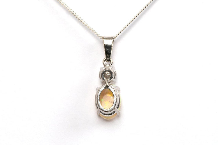 Pendentif Pendentif contemporain serti d’opale et diamant en or blanc 18 carats 58 Facettes 21757