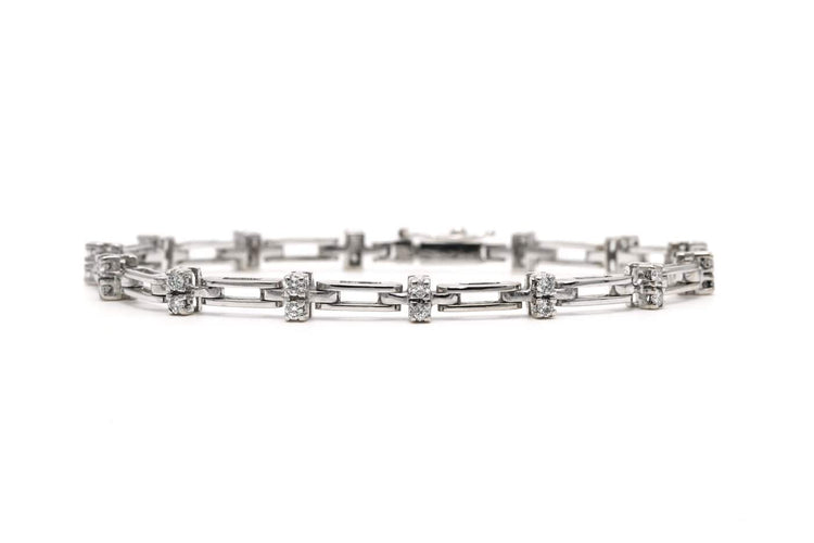 Bracelet Bracelet contemporain en or blanc 18 carats serti de diamants taille brillant (0,84 ct) 58 Facettes B777