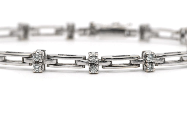 Bracelet Bracelet contemporain en or blanc 18 carats serti de diamants taille brillant (0,84 ct) 58 Facettes B777