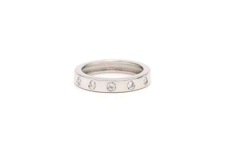 Bague 55 Bague contemporaine en or blanc 18 carats sertie de diamants taille brillant 0,25 ct 58 Facettes 19366