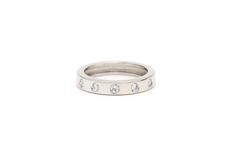 Bague 55 Bague contemporaine en or blanc 18 carats sertie de diamants taille brillant 0,25 ct 58 Facettes 19366