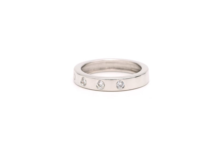 Bague 55 Bague contemporaine en or blanc 18 carats sertie de diamants taille brillant 0,25 ct 58 Facettes 19366