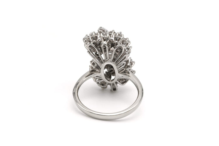 Bague 53 Bague contemporaine en or blanc 18 carats sertie de diamants taille brillant (1,36 ct) 58 Facettes 23009