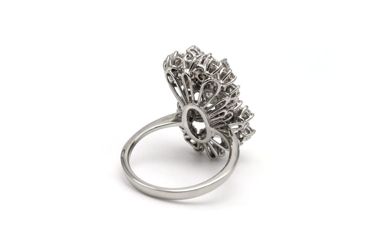 Bague 53 Bague contemporaine en or blanc 18 carats sertie de diamants taille brillant (1,36 ct) 58 Facettes 23009
