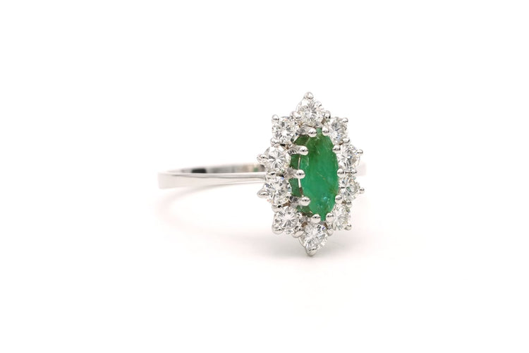 Bague 60 Bague contemporaine en or blanc 18 carats avec émeraude et diamants 58 Facettes B596