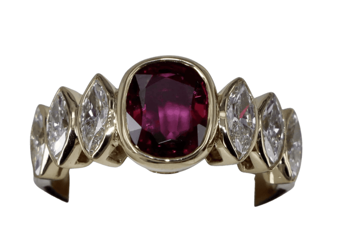 Bague 53 Bague vintage en or jaune, rubis et diamants marquise 58 Facettes BA 114