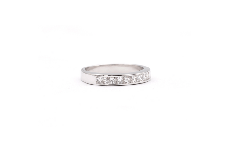 Bague 54 Alliance demi-américaine en or blanc 18 carats sertie de diamants princesse 58 Facettes 19364