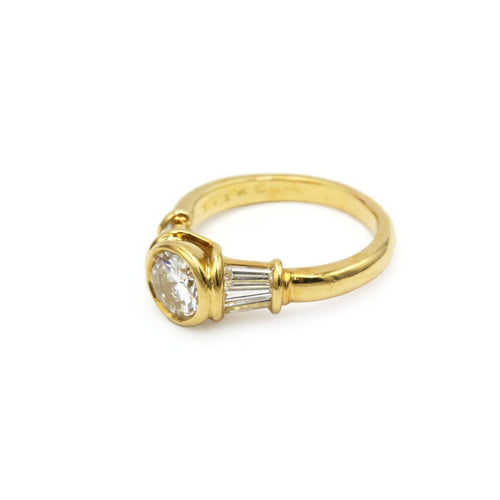 Bague 53 Solitaire accompagné - Bague en or jaune et diamants 58 Facettes 260067R