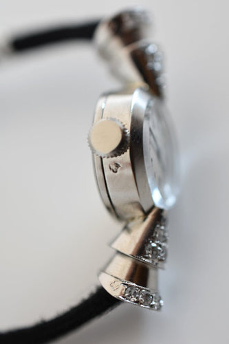 Montre Montre joaillière Art déco - Montre dame en platine 950 et diamants 58 Facettes MNS-100
